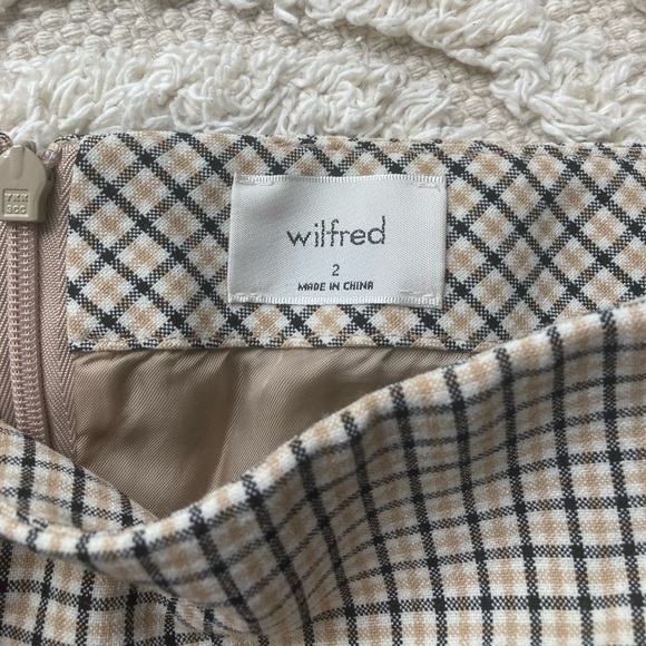 Aritzia Wilfred beige plaid mini skirt size 2 - Picture 3 of 10